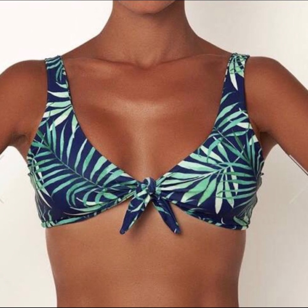 NWT Vaya Island Jaye Top